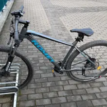 Zobacz zdjęcie: Rower i pozostawione buty