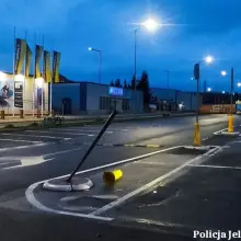 View photo: Drifting outside a shopping centre and its consequences