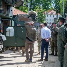Переглянути фотографію: Незвичайні гості у військовій частині в Болеславці