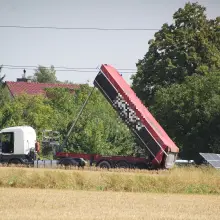 Переглянути фотографію: Вантажівка зачепила лінію високої напруги