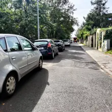 Переглянути фотографію: Дедалі більша проблема з паркуванням у районі лікарні