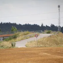 Zobacz zdjęcie: Zapomniany wiadukt. Imprezy, śmieci i graffiti. Czy ktoś w końcu zagospodaruje tę przeprawę?